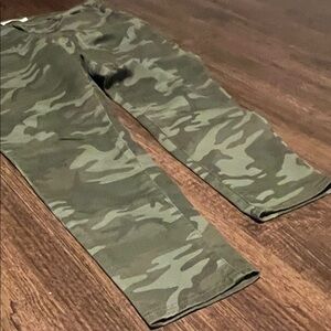 Size 32 Skinny Stretch Levi’s Camouflage Print Jeans